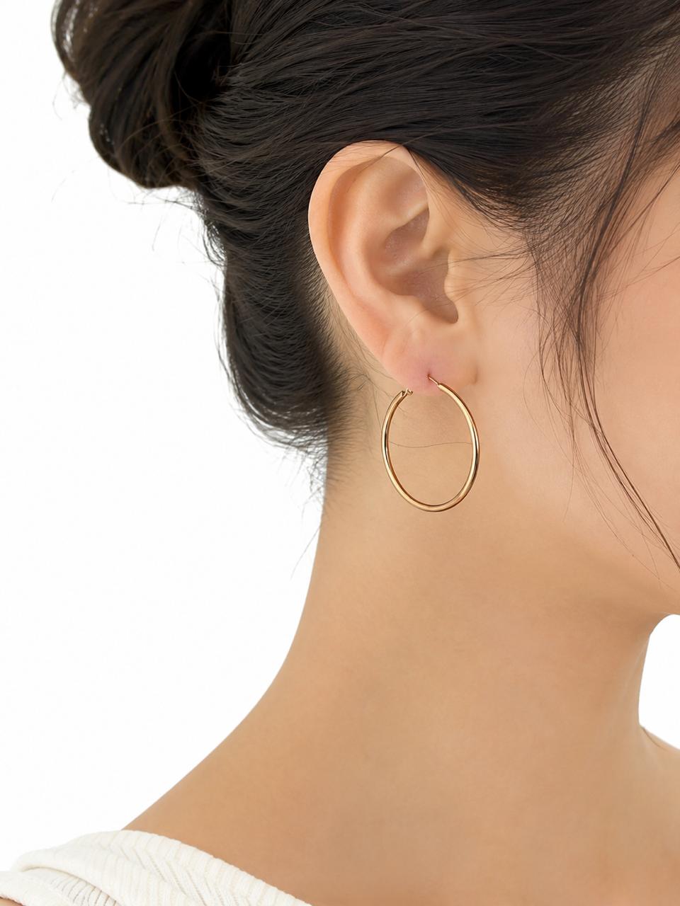 Three-pair golden color hoop earrings set - Image 6