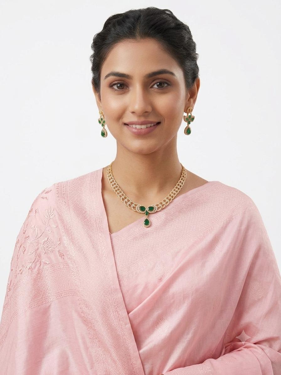 Golden color emerald green jewelry set - Image 3